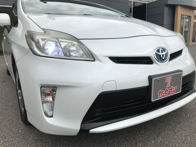 Toyota PRIUS 2013-01 5938-25