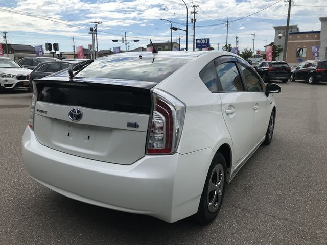 Toyota PRIUS 2013-01 5938-6