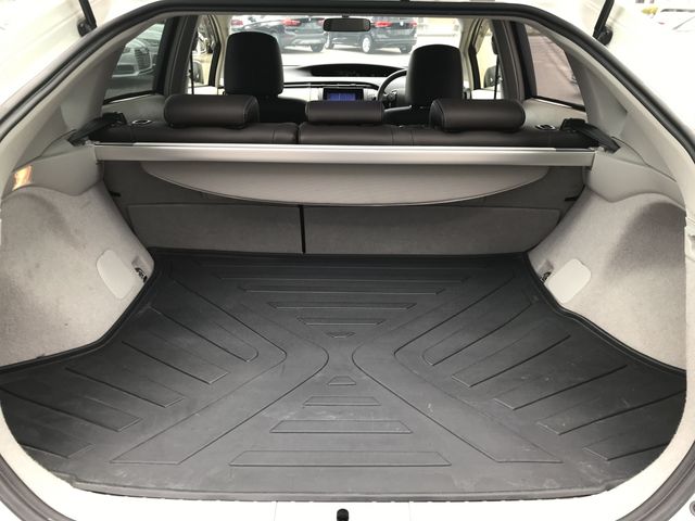 Toyota PRIUS 2013-01 5938-16