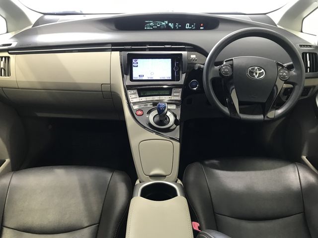 Toyota PRIUS 2013-01 5938-1