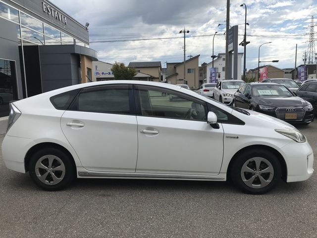 Toyota PRIUS 2013-01 5938-5