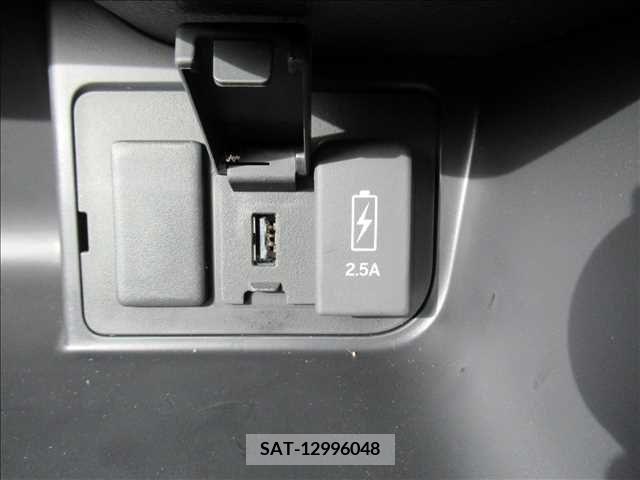 Honda N BOX CUSTOM 2023-01 307428-11