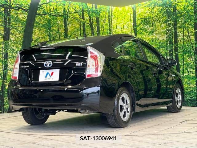 Toyota PRIUS 2012-11 328962-17