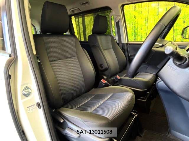 Toyota VOXY 2015-09 370464-9