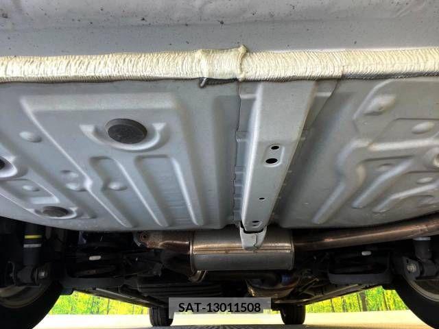 Toyota VOXY 2015-09 370464-18