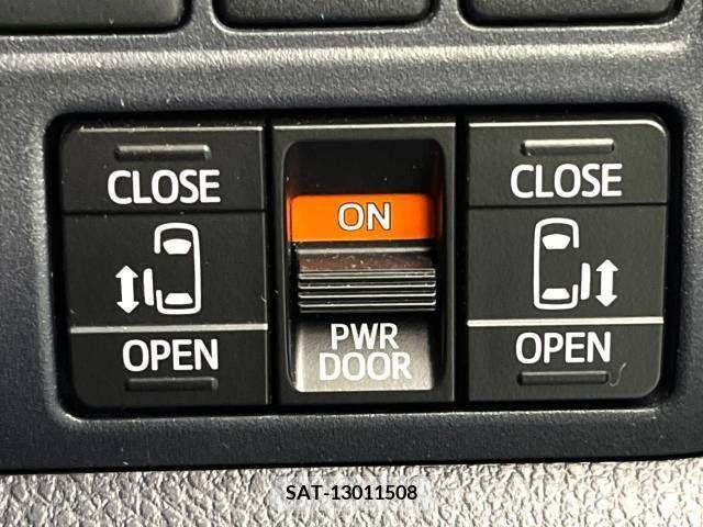 Toyota VOXY 2015-09 370464-4