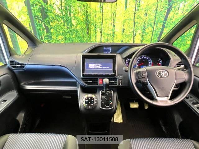Toyota VOXY 2015-09 370464-1