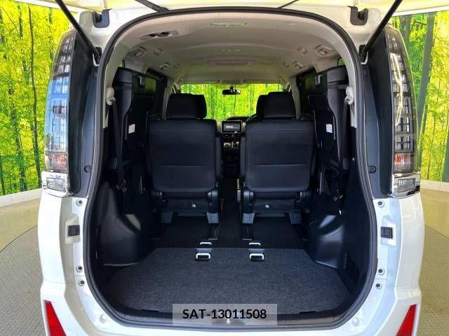 Toyota VOXY 2015-09 370464-12