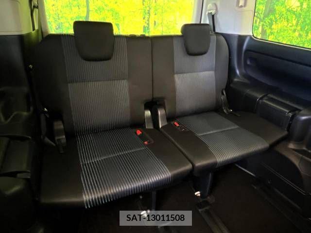 Toyota VOXY 2015-09 370464-11