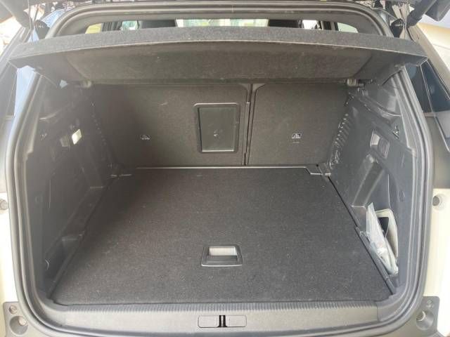 Peugeot 3008 2018-02 186963-12