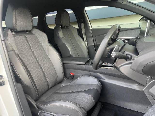 Peugeot 3008 2018-02 186963-8