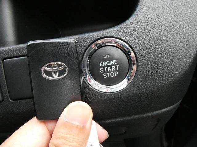 Toyota VOXY 2012-01 23356-11