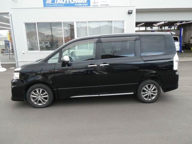 Toyota VOXY 2012-01 23356-5