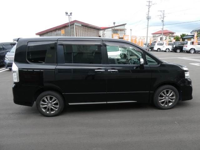 Toyota VOXY 2012-01 23356-4