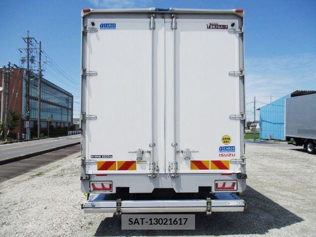 Isuzu FORWARD 2018-09 302758-4