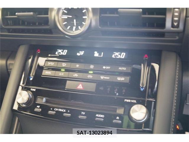 Lexus IS 2023-04 300020-12