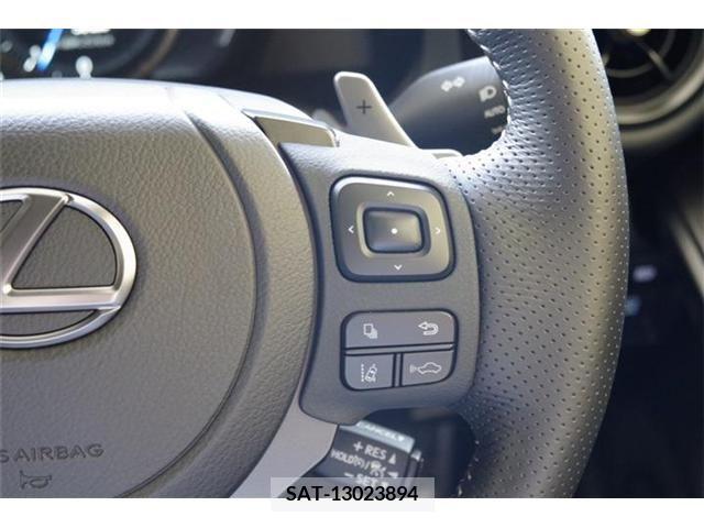 Lexus IS 2023-04 300020-6