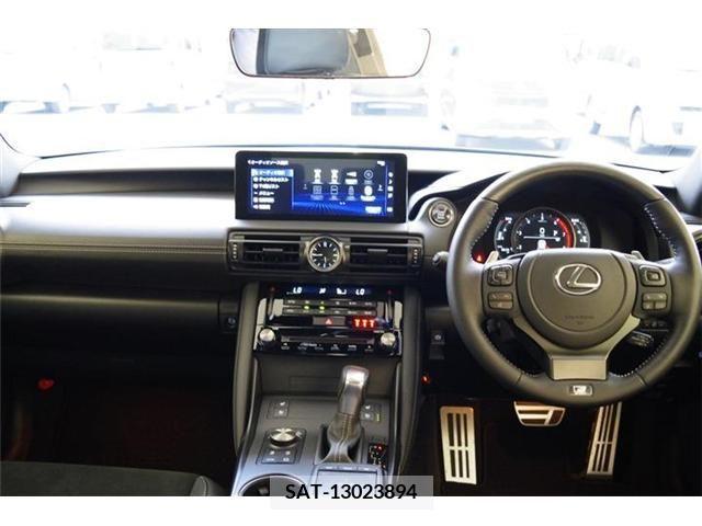 Lexus IS 2023-04 300020-1
