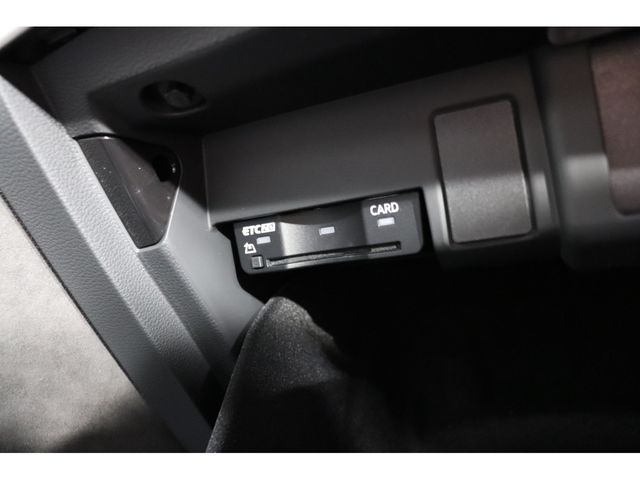 Audi A4 2021-03 18299-24
