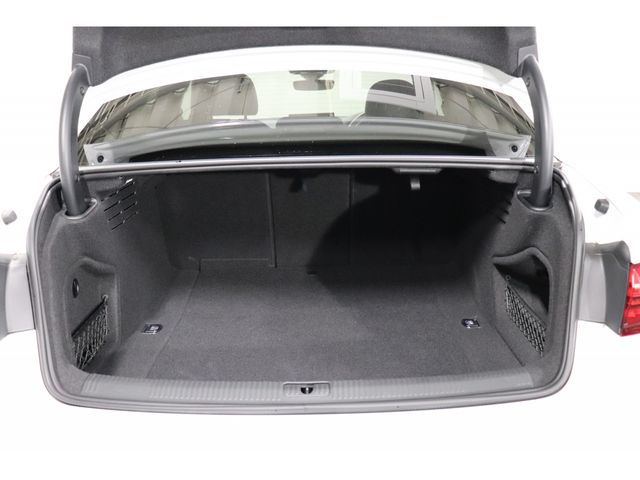 Audi A4 2021-03 18299-26