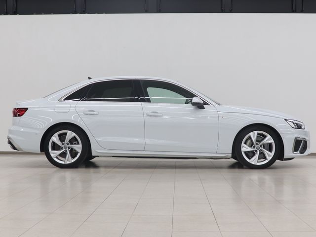 Audi A4 2021-03 18299-6