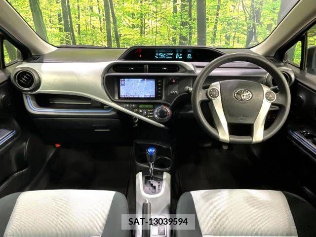 Toyota AQUA 2014-10 356208-1