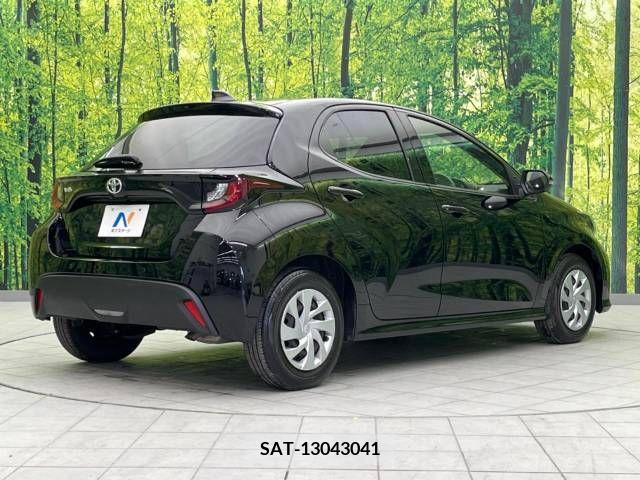 Toyota YARIS 2021-03 221879-17