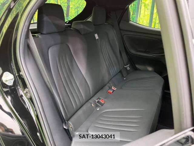 Toyota YARIS 2021-03 221879-9