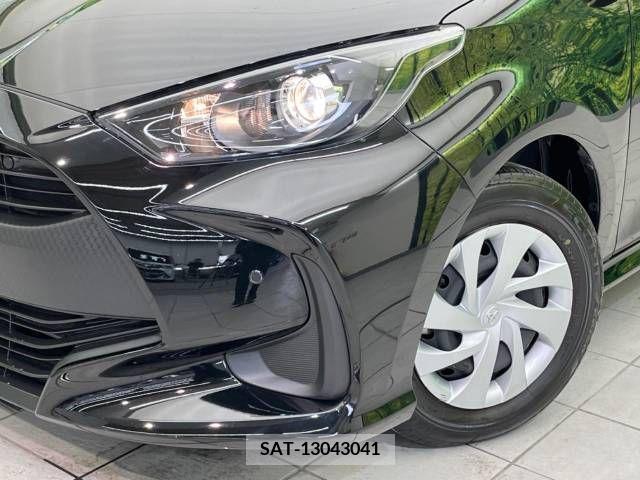 Toyota YARIS 2021-03 221879-12