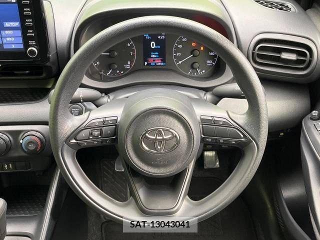 Toyota YARIS 2021-03 221879-11
