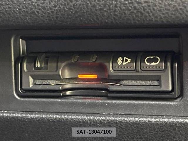 Nissan JUKE 2010-09 346447-6