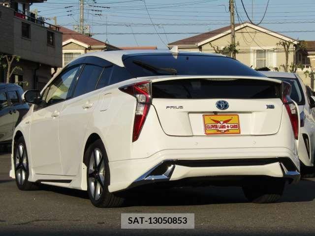 Toyota PRIUS 2017-09 246156-8