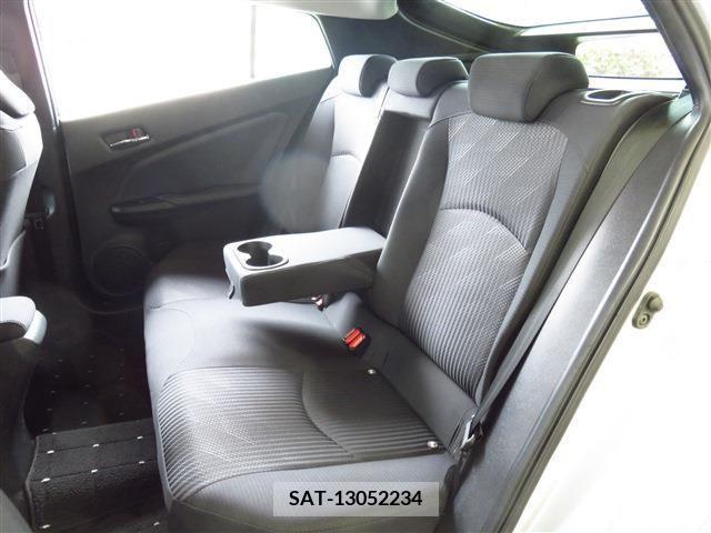 Toyota PRIUS 2019-07 281907-14