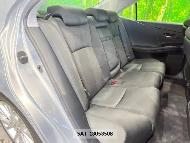Lexus HS 2009-12 354237-11