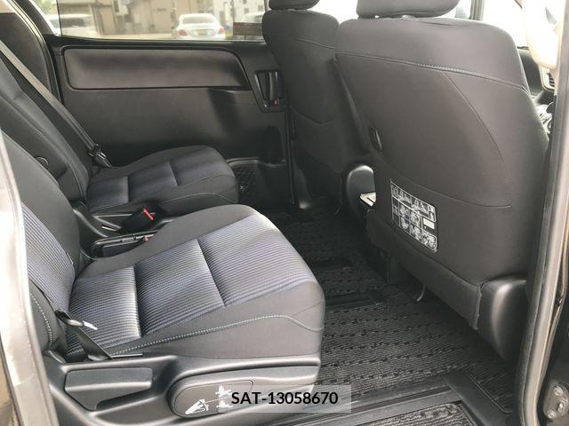Toyota VOXY 2015-02 370291-11