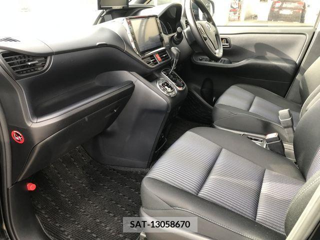 Toyota VOXY 2015-02 370291-18