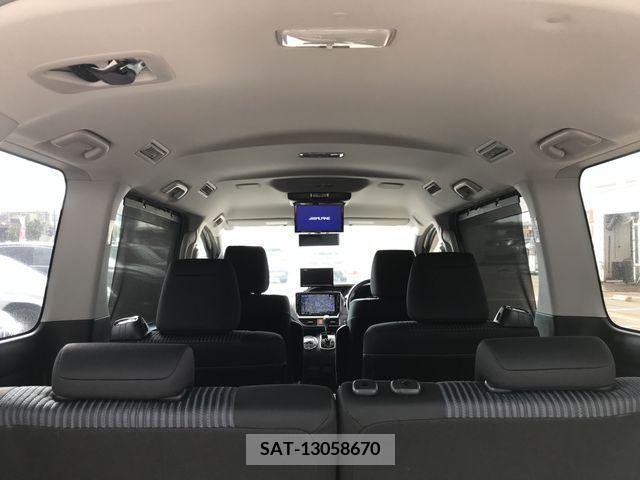 Toyota VOXY 2015-02 370291-15
