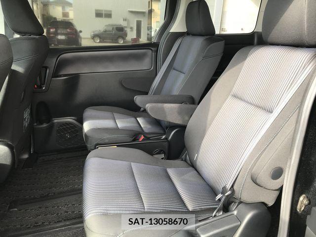 Toyota VOXY 2015-02 370291-17