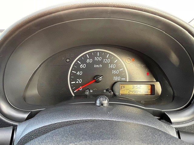 Nissan MARCH 2015-03 10348-7