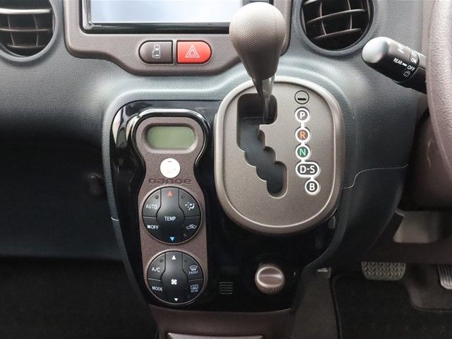 Toyota SPADE 2014-12 192505-14