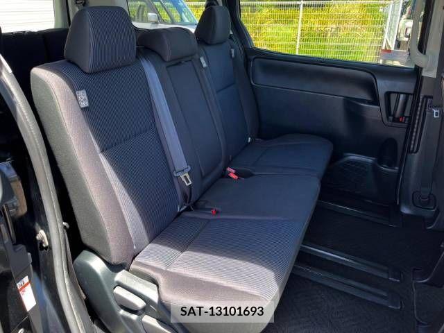 Toyota NOAH 2020-04 365141-9