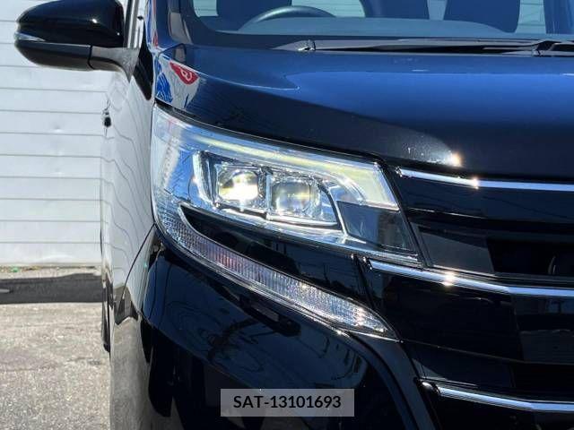 Toyota NOAH 2020-04 365141-12