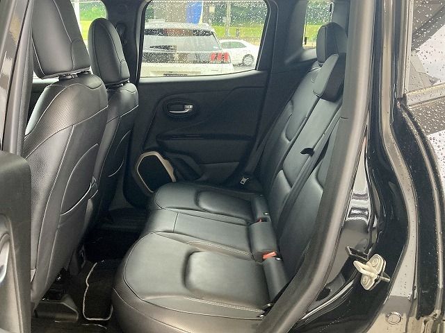 Jeep RENEGADE 2018-03 8522-12