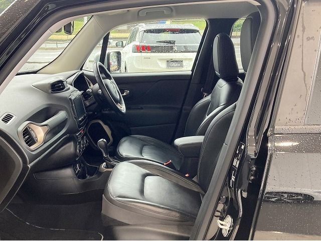 Jeep RENEGADE 2018-03 8522-4