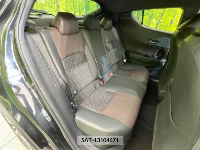 Toyota C-HR 2017-07 357758-9