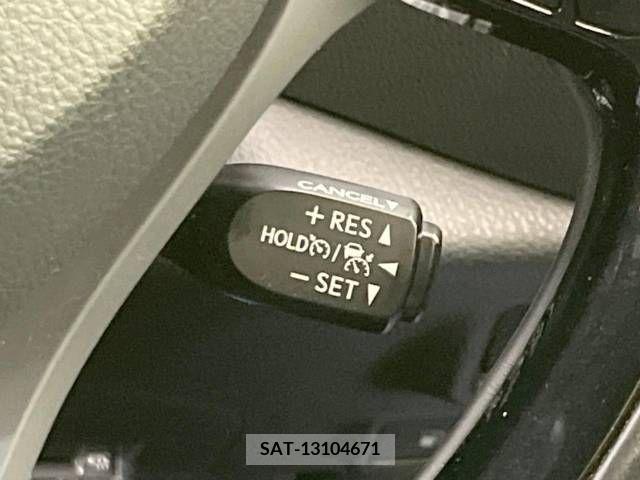 Toyota C-HR 2017-07 357758-5