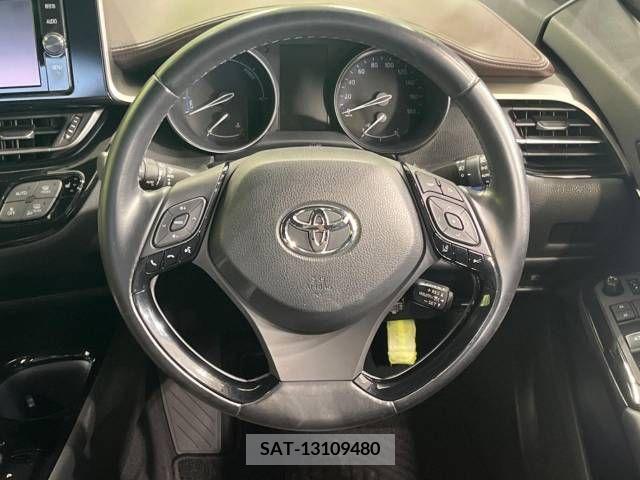 Toyota C-HR 2017-10 265468-11
