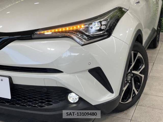 Toyota C-HR 2017-10 265468-13