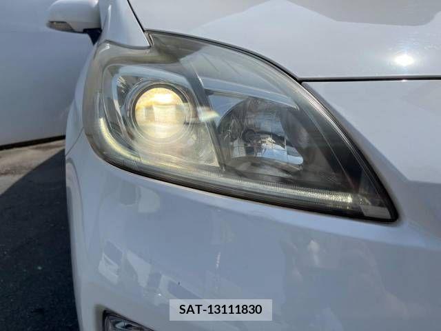 Toyota PRIUS 2013-04 282304-11