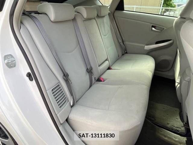 Toyota PRIUS 2013-04 282304-9